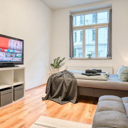 Homy I Altbaucharme Netflix Und Wlan Leipzig Exterior foto
